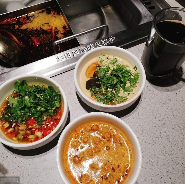 笑话|去吃海底捞,这4种东西都是免费的,不拿走会被服务员笑话