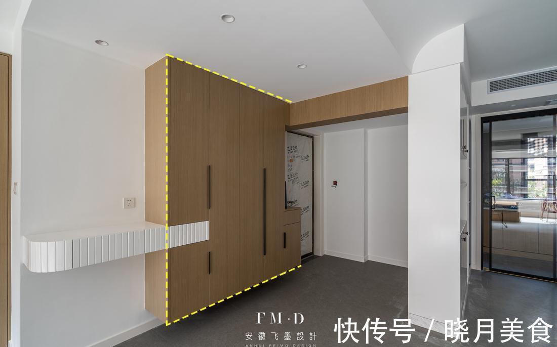实用|开门见厅,对门装三段式餐边柜,也是玄关隔断,升级设计3倍实用
