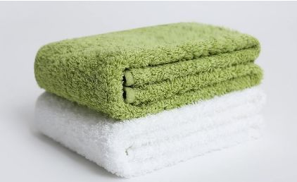 不管毛巾多脏多黄，在水里滴几滴，洗完的毛巾又软又干净，都学学