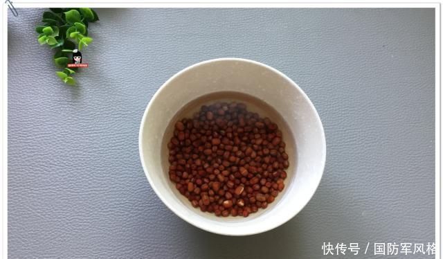 电饭煲红豆发糕,这样做不用揉面,不用擀面,好吃还简单