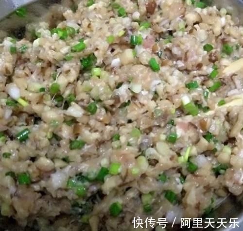 做肉馅饺子,这3种“料”必须加,饺子美味不油腻,越吃越香!