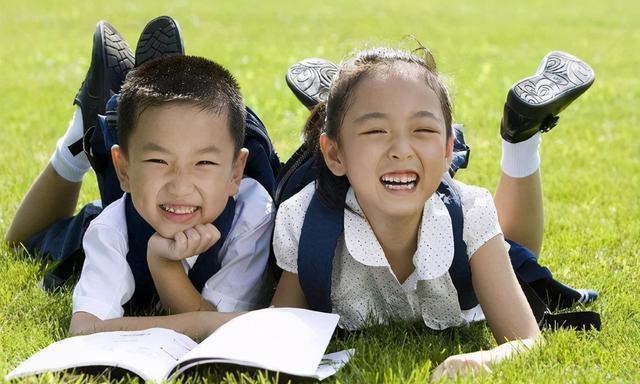 父母|孩子有这3种举动,说明孩子“情商低”,父母早纠正还来得及