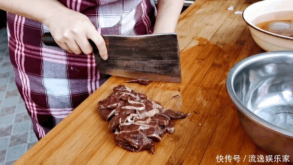 炒猪肝时,猪肝直接下锅炒就错了,教你正确做法,鲜嫩多汁无腥味