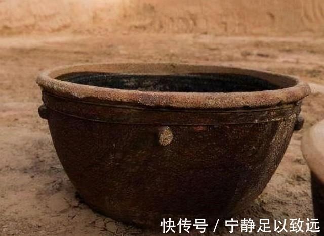 古代人$为何古人出殡时要让长子“摔瓦盆”,并流传至今,其中有何门道?