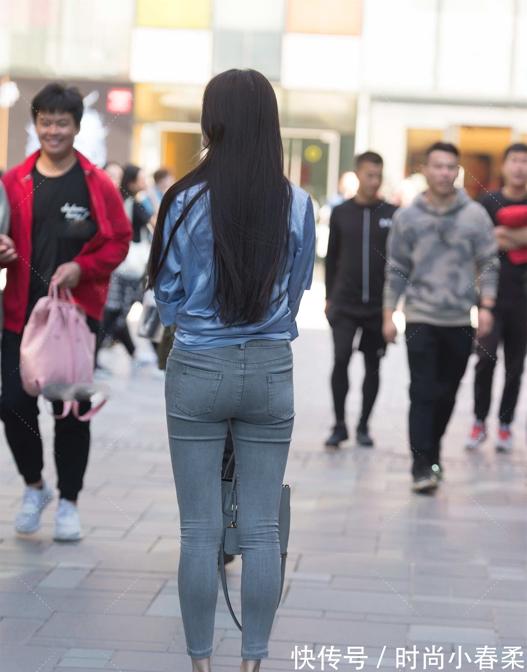 冰丝 设计感十足的衬衫，冰丝面料看起来很高级，搭配牛仔裤就行