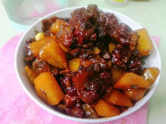 美味|三伏天爱流汗,记得给家人做这道菜,营养又美味,上桌汤汁也不剩