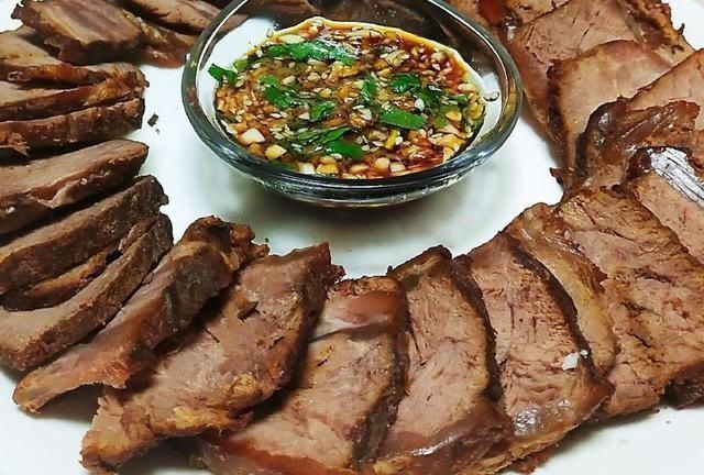 卤牛肉时,最忌讳的两种料,好多人都喜欢放,加了相当于毁牛肉