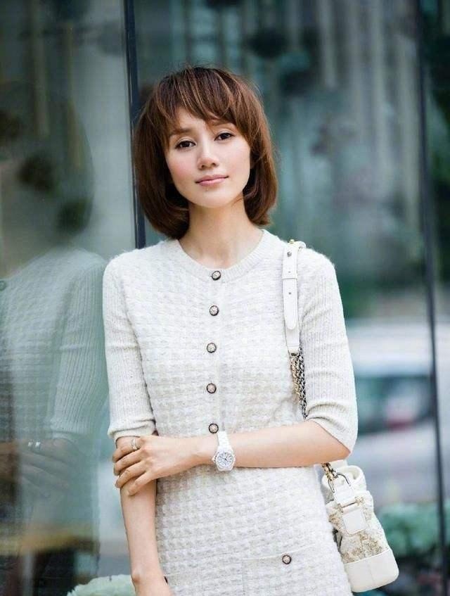 小编建议 女人手表戴左手好,还是右手好别再戴错被人笑话,多了解不吃亏