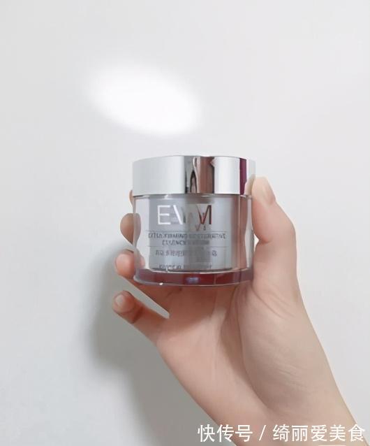 肌肤|4款适合50+岁用的国货面霜,滋润又好吸收,味道还特别好闻