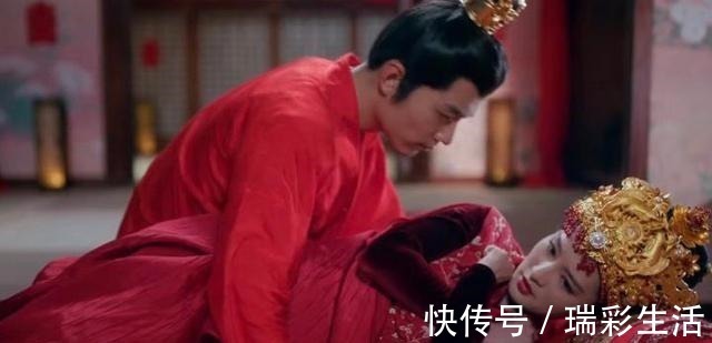 狼殿下疾冲摘星大婚肖战耳朵通红,网友留言冲哥你怎么可以这样