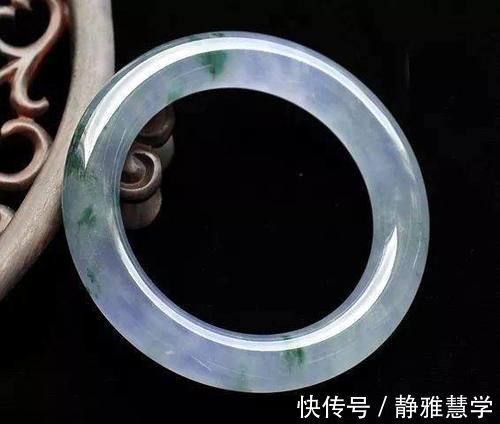 手腕|翡翠手镯是女士腕上漂亮的风景线,给人带来美丽和气质!