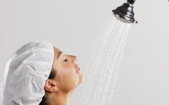 健康|女人洗澡时站着排尿对身体有影响吗？若想健康，两个习惯要坚持