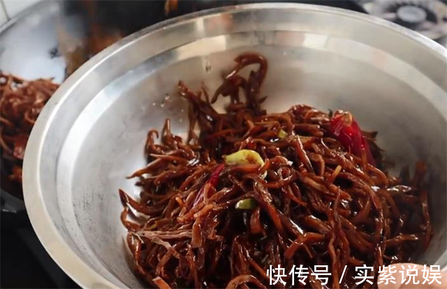 下饭|腌好的荠菜疙瘩教你怎么吃,酱香浓郁,开胃又下饭,做法超简单