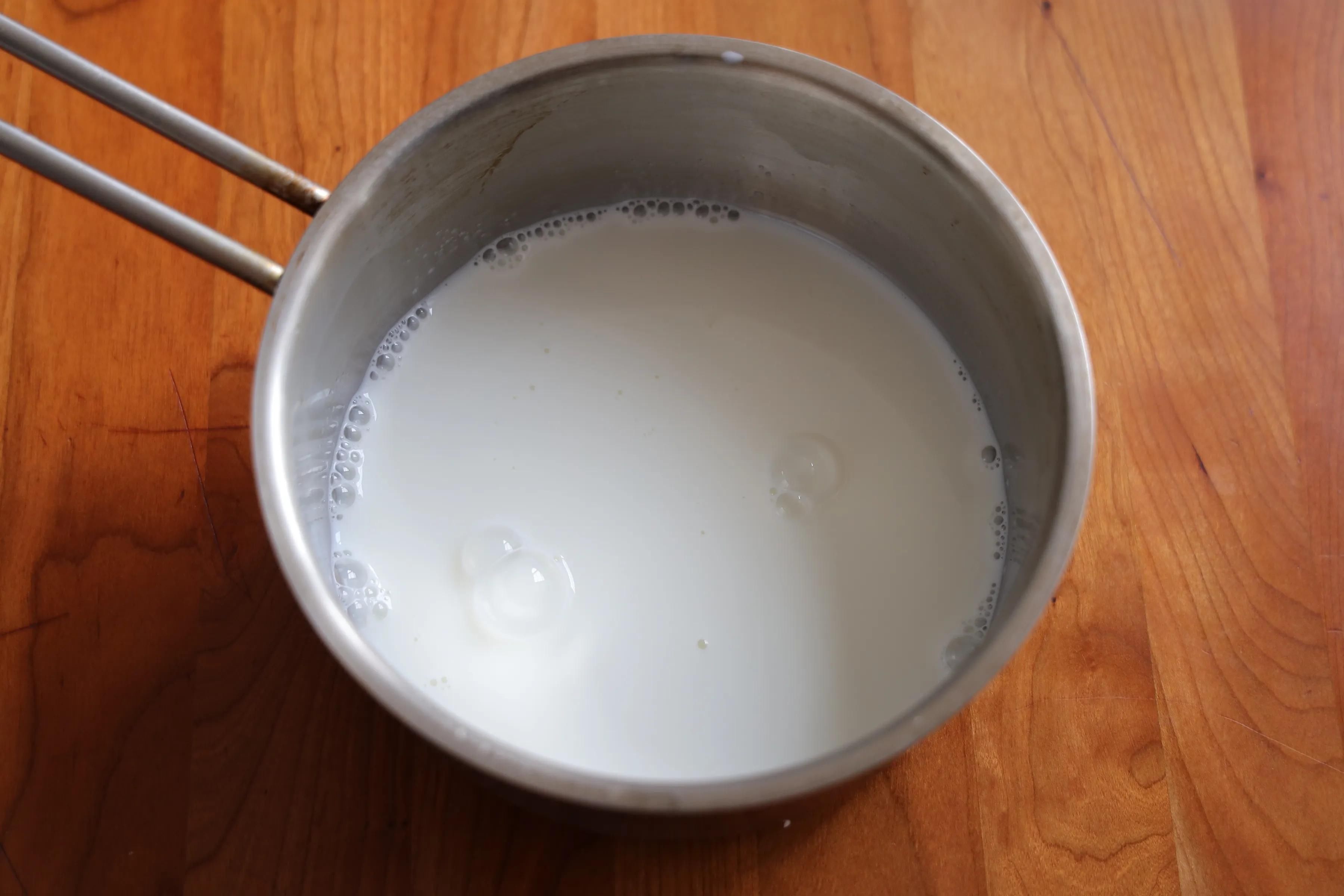 喝不完的牛奶做成小甜品，不用烤箱，简单0难度，小朋友都喜欢吃