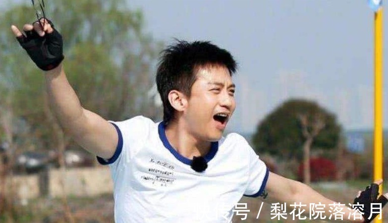 邓超是《跑男》唯一不敢喝安慕希的人,官方喝一口就是天价罚款