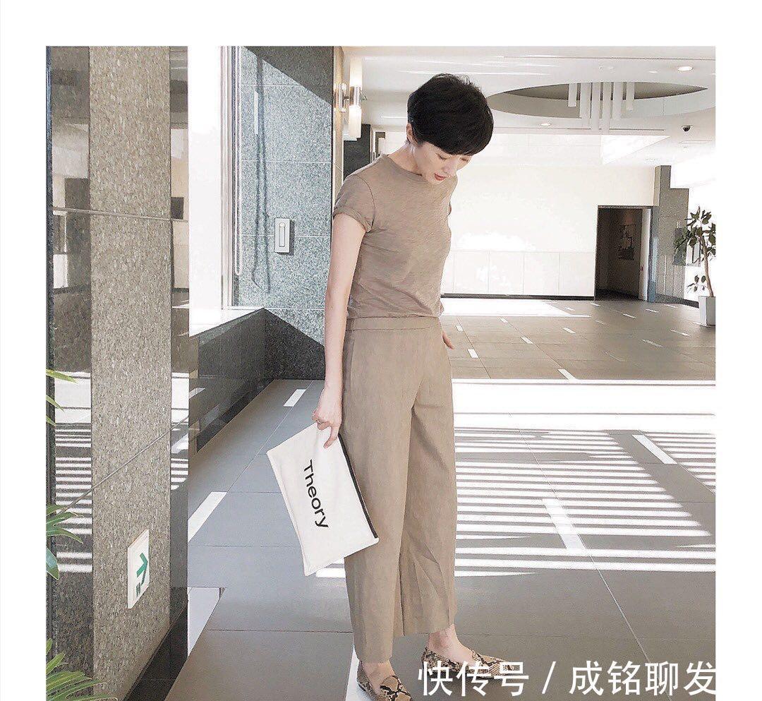 单品|“基础款”单品简单又百搭,夏季穿搭就靠“它”,时尚减龄又养眼