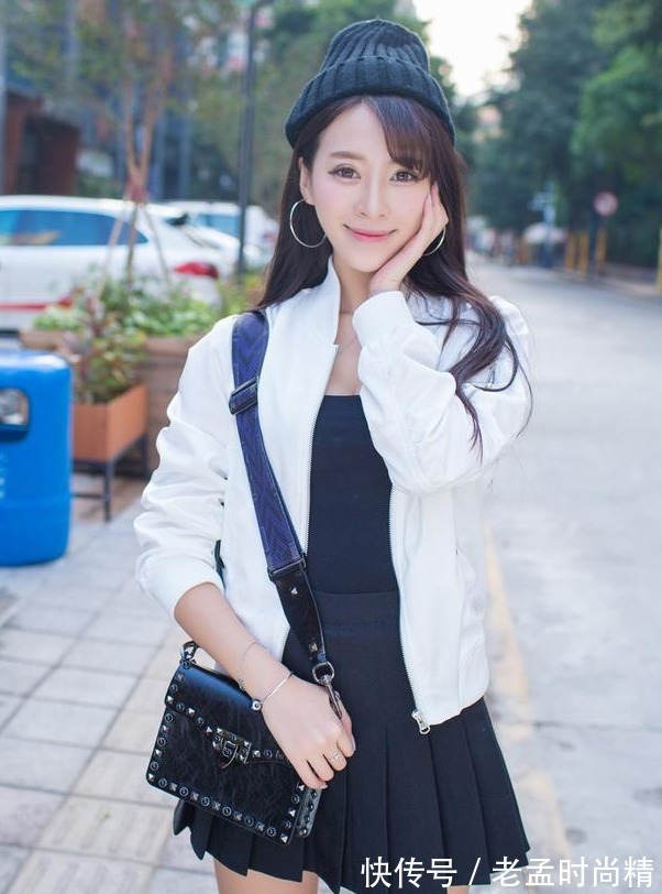 小姐姐|街拍:品味不俗的少妇,体态丰盈艳若桃李!