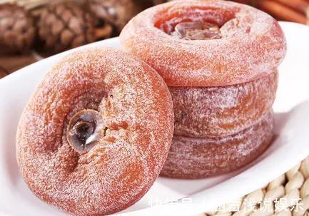 家里柿子太多怕放坏,教你一招快速成干,柿饼香甜柔软有嚼劲