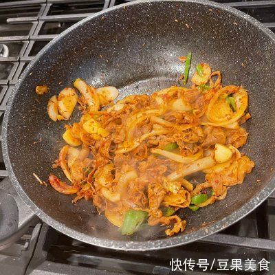 孜然羊肉卷|据说这个时候吃孜然羊肉卷（孜然夹馍内馅），是最好的