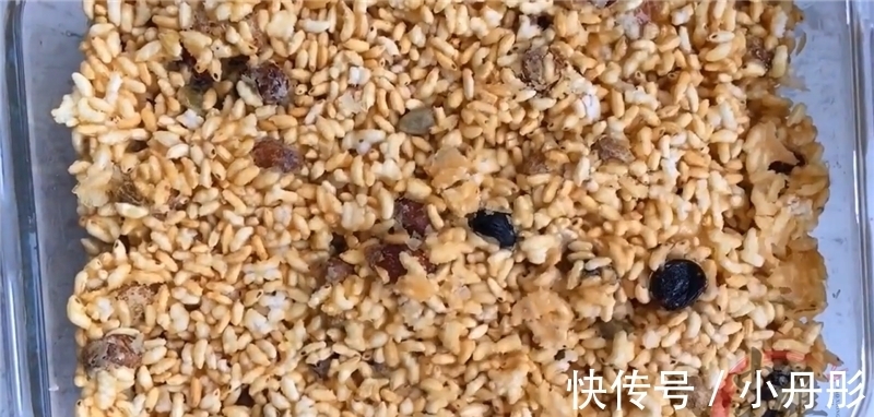 秘制|大米新做法,妈妈独家的秘制松软又酥脆,一次3斤不够吃,太香了