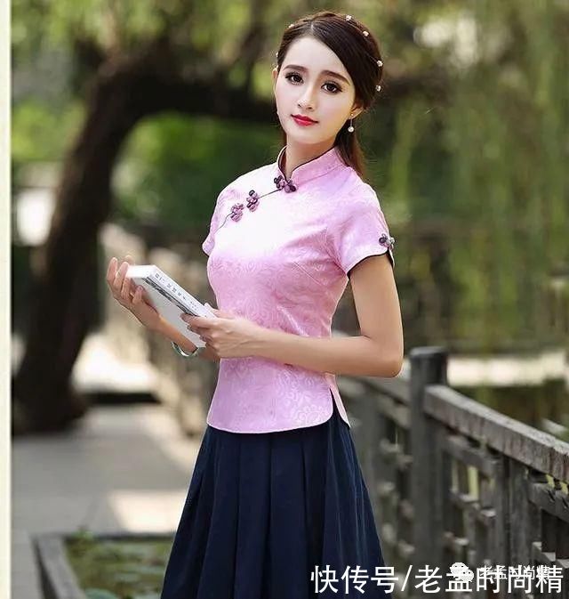 上衣|棉麻旗袍式的上衣，娴静犹如花照水初见倾心