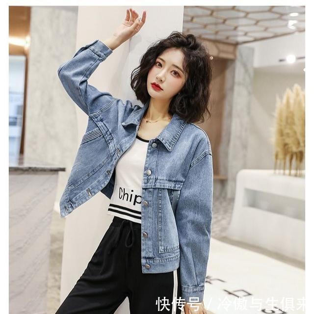 牛仔外套的减龄搭配推荐,只要选对内搭单品,时髦度飙升