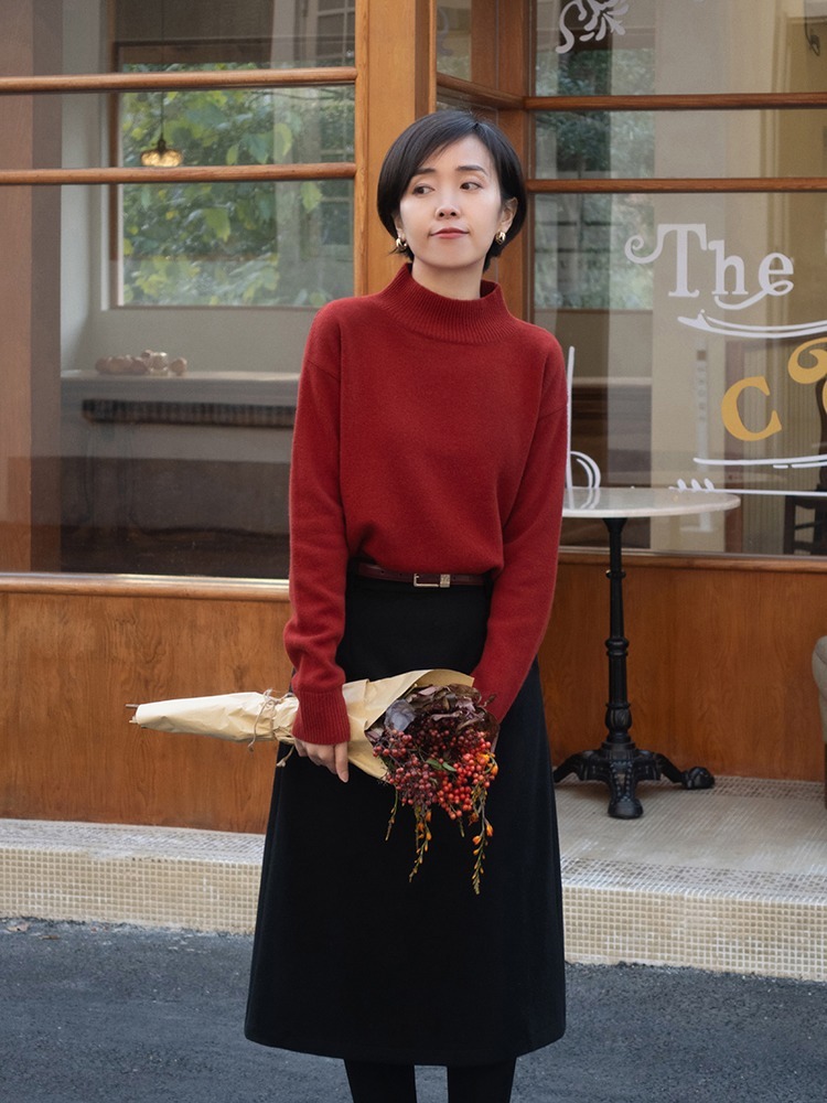 针织衫 果然!40岁女人还是穿针织衫最美,配半身裙魅力十足