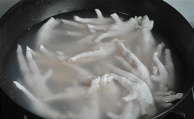 做法|电饭煲做鸡爪,入口即化!胶质十足零失败!配方和做法详细告诉你
