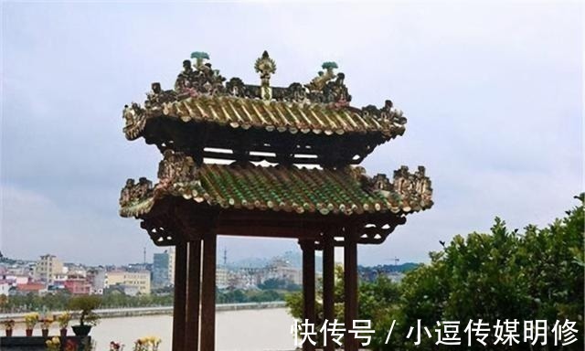 立柱&四大名楼之一真武阁,立柱悬空不挨地面,屹立400余年未倒塌