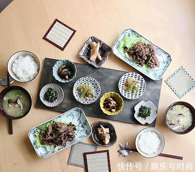 小两口之家,全屋布满绿植鲜花,把生活过成了诗,太美太治愈了!