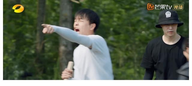 彭昱暢|張子楓與梁靖康互動(dòng)不避嫌，彭昱暢故意拱火，差點(diǎn)讓黃磊下不了臺