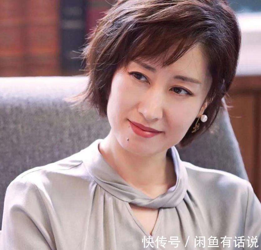 发型 女人过了50岁放弃长发吧,留短发会更适合你,主要因为这3个原因