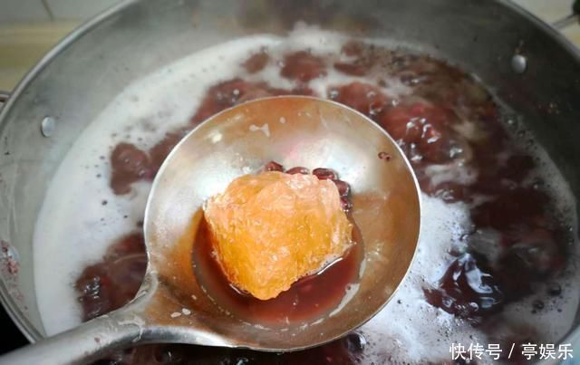 红豆和它天生一对,早晚喝点,排出体内湿气、毒素,体重更轻了