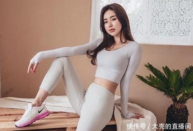 紧身 打底裤美女,穿出女人自信气质,焕发时尚的光彩!