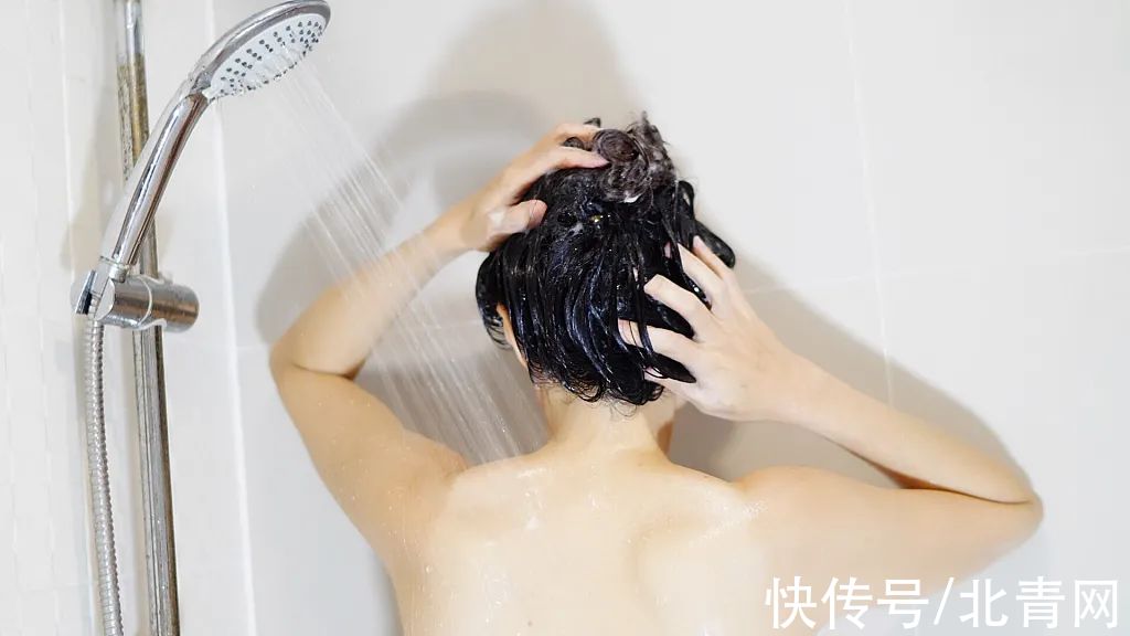 低血压|冬季洗澡不注意=生病+伤身