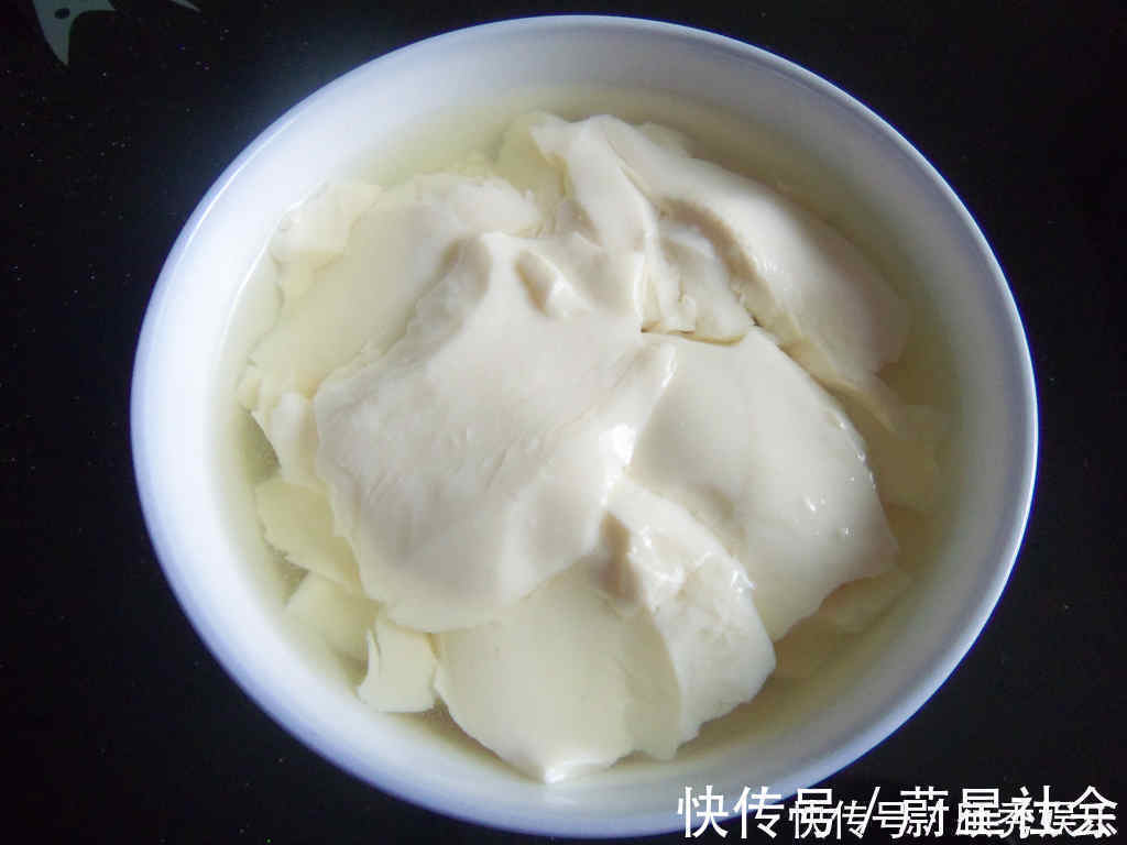 一把黄豆，卤水石膏都不用，在家轻松做豆腐，简单到小学生都会