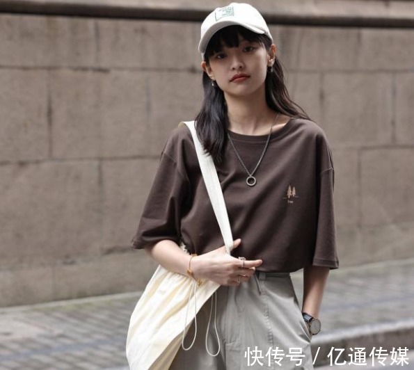 上海 上海这款帆布包火了,网友:背出去被人躲着走