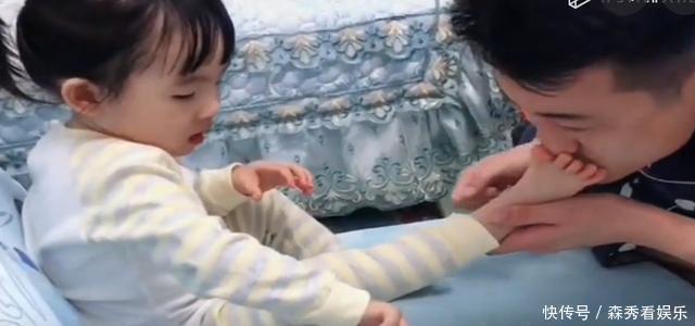 伤害|爸爸给女儿剪指甲，妈妈也把脚伸了过去，果然没有对比就没有伤害