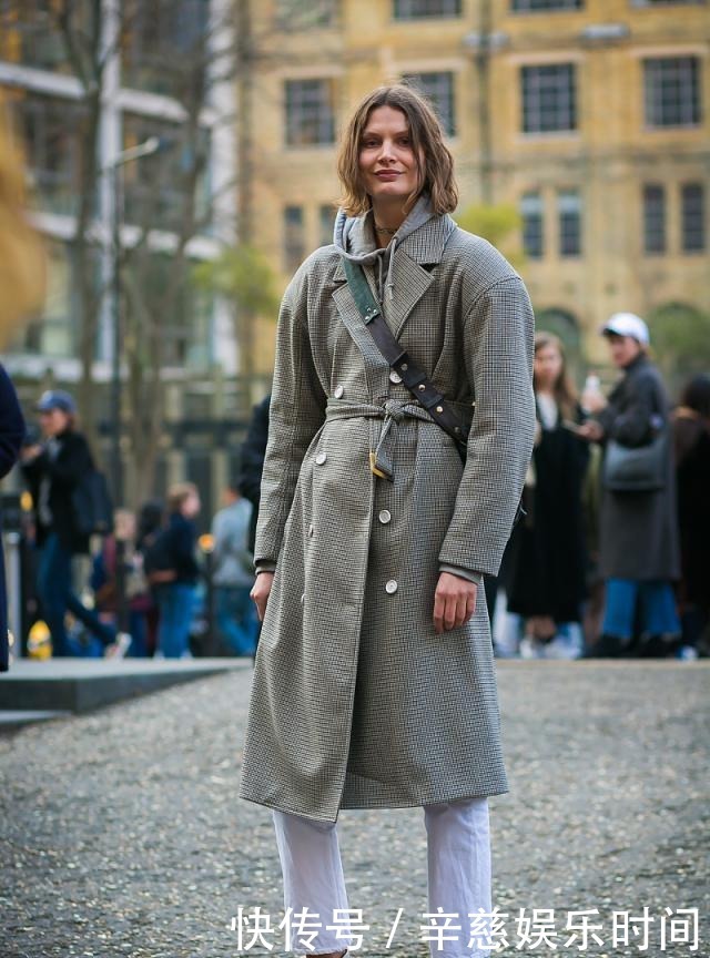  气质|不管穿大衣还是羽绒服，建议少搭这4款“内搭”，显胖又没气质