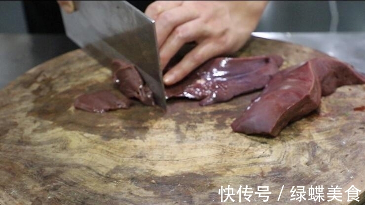 红薯粉芡|猪肝的最佳吃法，嫩滑爽口，脆而不腥，太好吃了