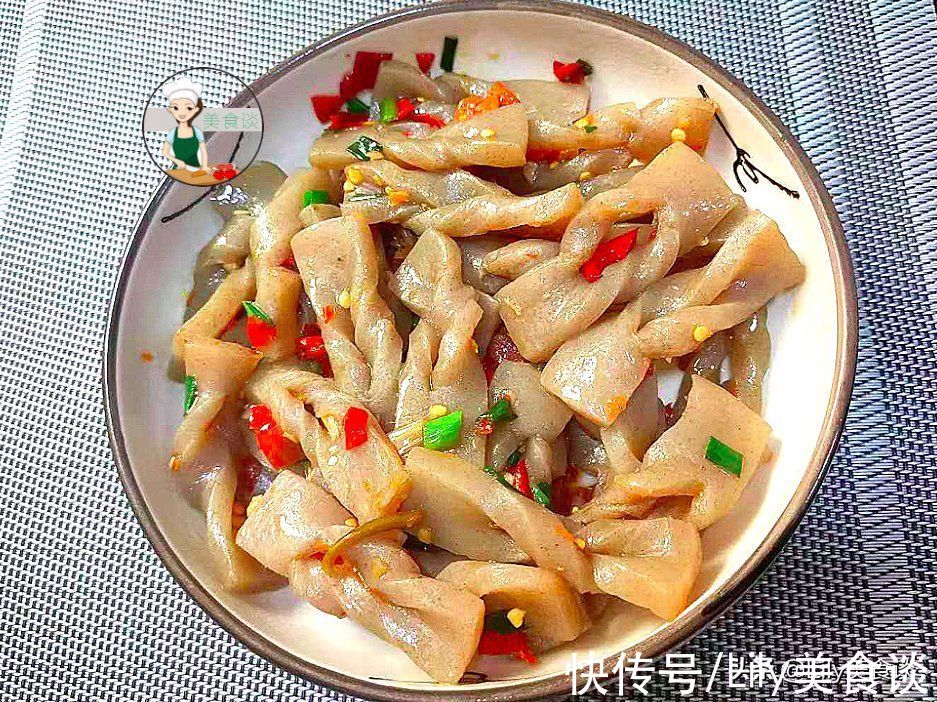 秋天，家人就爱吃这素菜，不放肉也很香，每次炒一盘，上桌不够吃