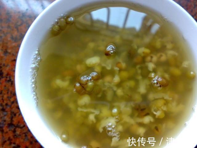 茄子|便秘“讨厌”4样食物，经常吃一点，润肠通便，肠道更加光滑干净