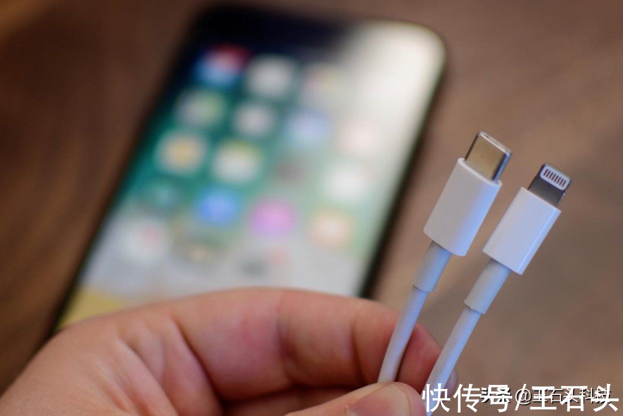 iphone|大神“魔改”iPhone，充电口换成USB-C，网友：这才是真环保