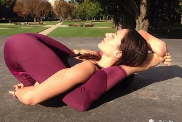 腿部肌肉|六种瑜伽动作就可以减掉腹部的赘肉,瘦腰靓丽不是梦