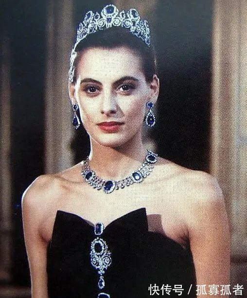 吊坠&那么重的耳环为什么却成为了王室女性的最爱!