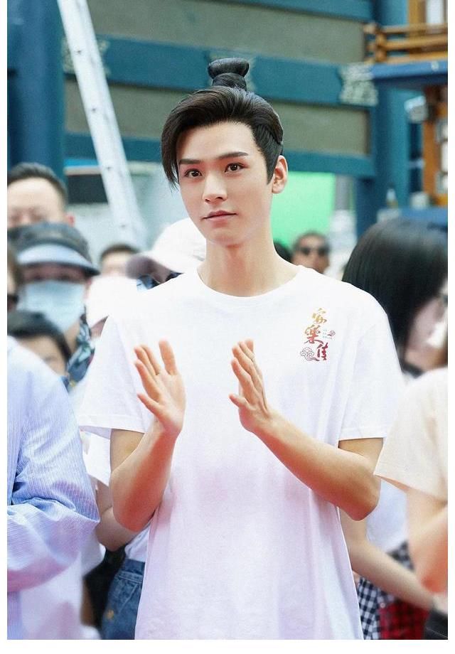 迪丽热巴|龚俊、迪丽热巴新剧正在热播,两人组CP的《安乐传》又开拍了