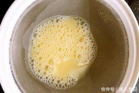 蒸鸡蛋羹,想要嫩滑无蜂窝有技巧掌握1点,蛋羹嫩滑如果冻!