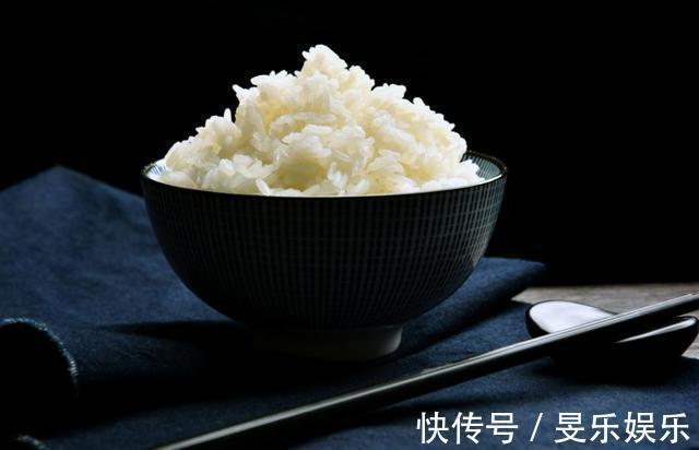 面包|5种主食,糖尿病人尽量少碰,若不当回事,打胰岛素血糖也难降