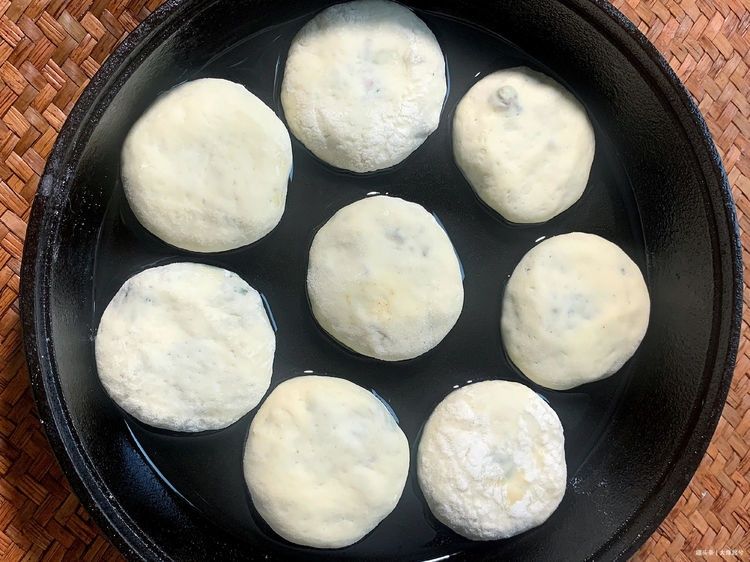 学会了可以摆摊的韭菜粉丝煎包教程，简单好学，内附馅料配方