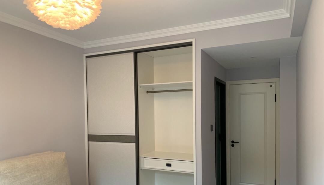 鞋柜|她家面积不大,入户鞋柜非常实用,橱柜不到顶很方便使用,晒晒